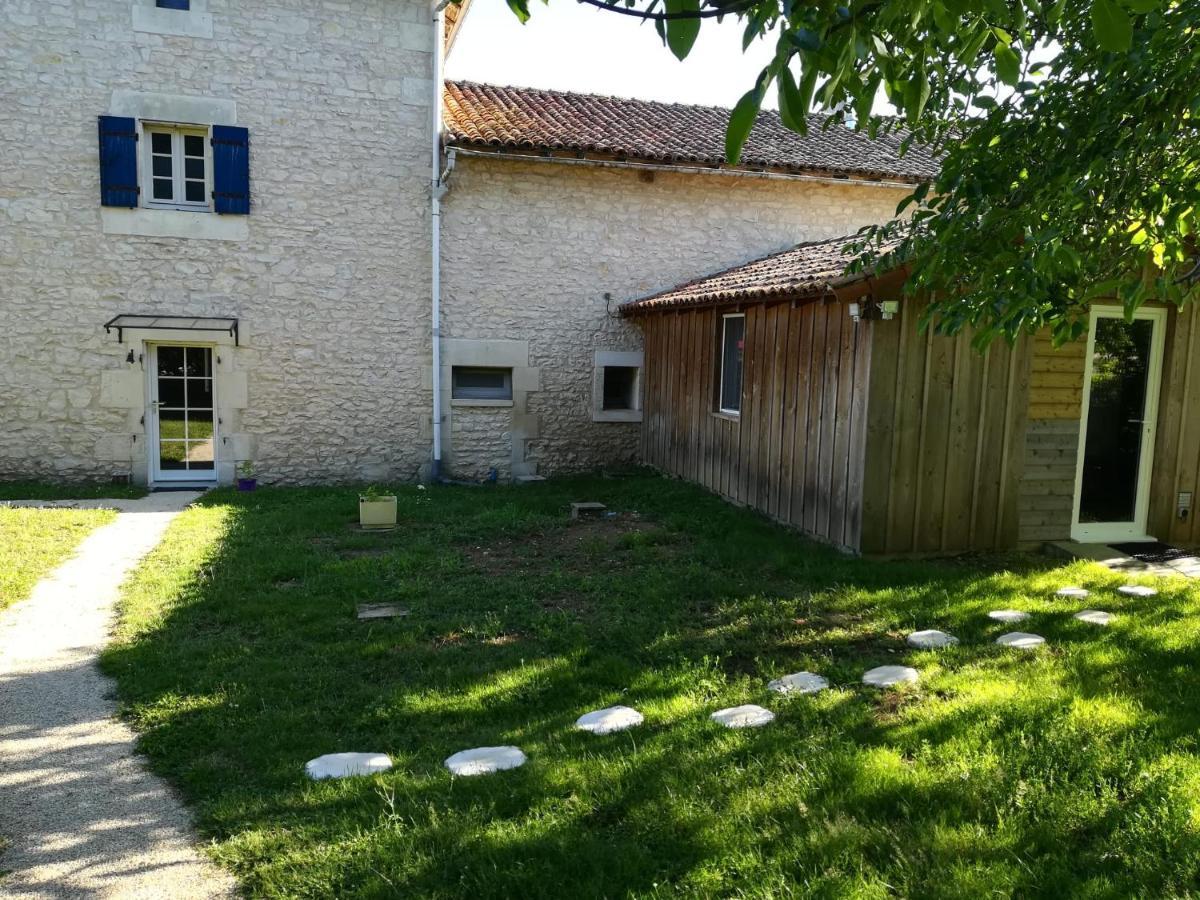 La Maison Des Escargots Blanzay ภายนอก รูปภาพ